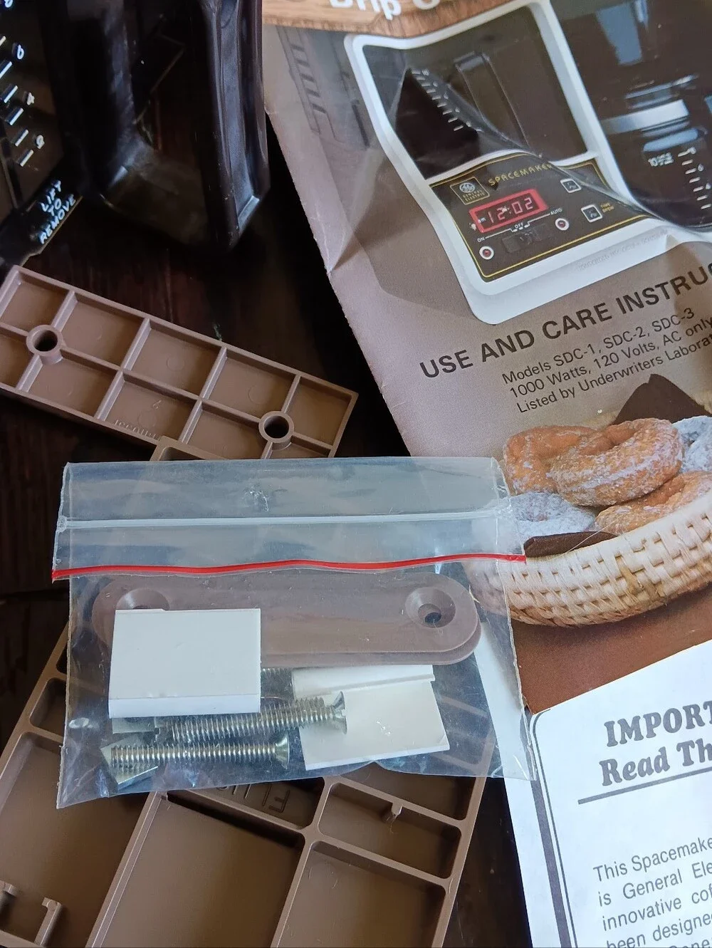 1980s GE Spacemaker Drip Coffeemaker, 80s Under Cabinet Mount Coffee Pot, In Box